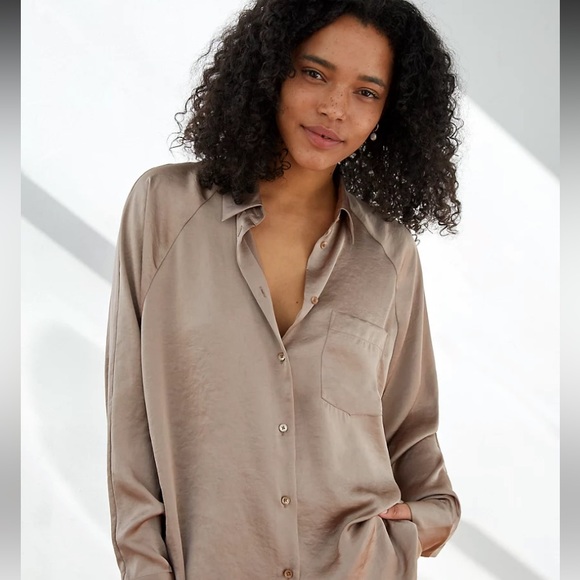 Aritzia Wilfred Relaxed Shirt Size S - Picture 2 of 5